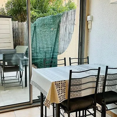 Logement Renove En Residence, Climatise, Terrasse