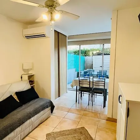 Logement Renove En Residence, Climatise, Terrasse * Sanary-sur-Mer
